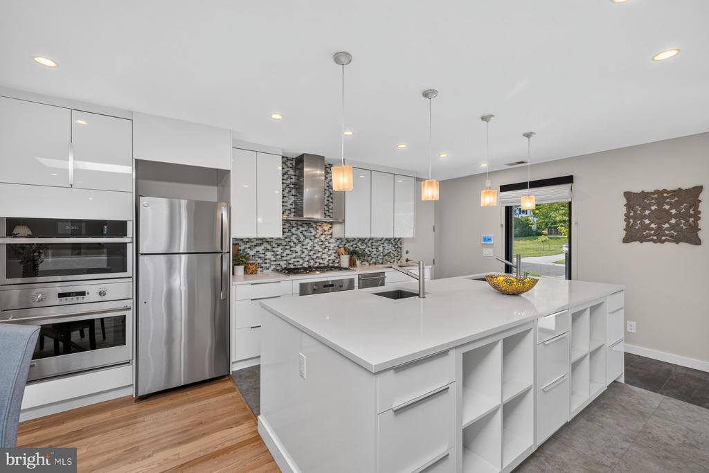 11733 Devilwood Drive, Potomac, MD 20854