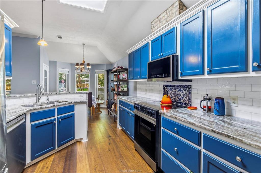 2342 Kendal Green Circle, College Station, TX 77845