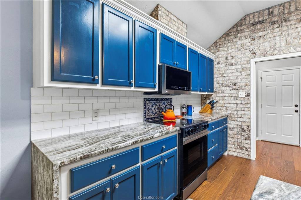 2342 Kendal Green Circle, College Station, TX 77845
