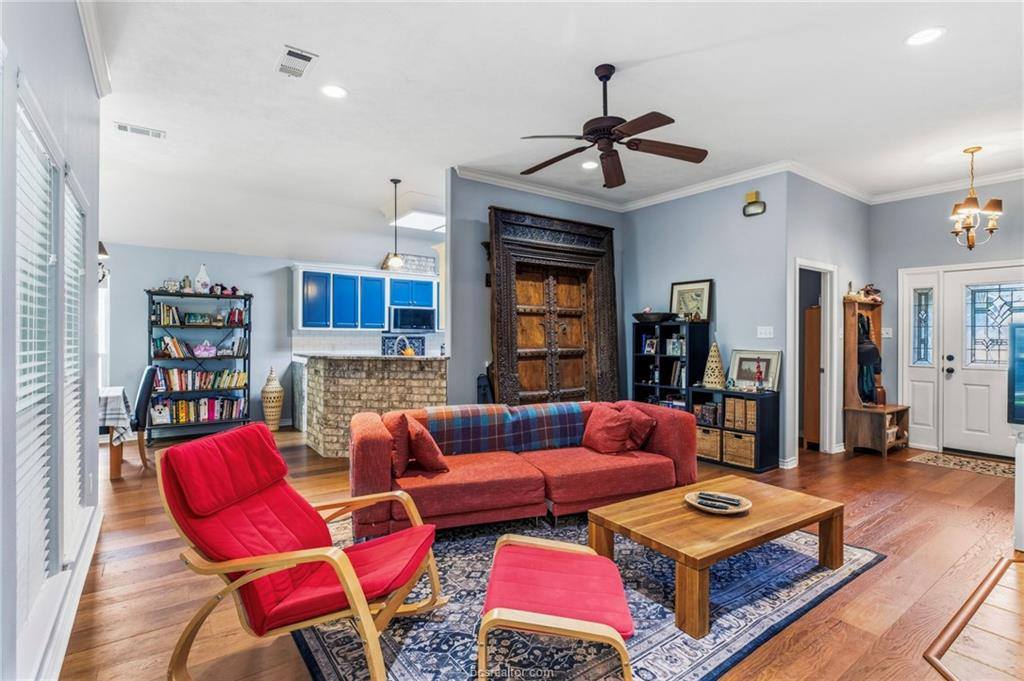 2342 Kendal Green Circle, College Station, TX 77845