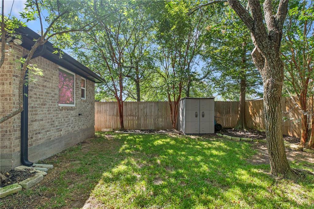 2342 Kendal Green Circle, College Station, TX 77845