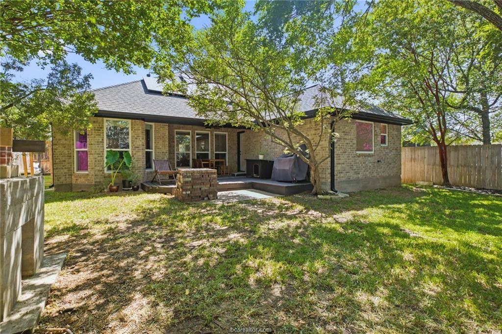 2342 Kendal Green Circle, College Station, TX 77845