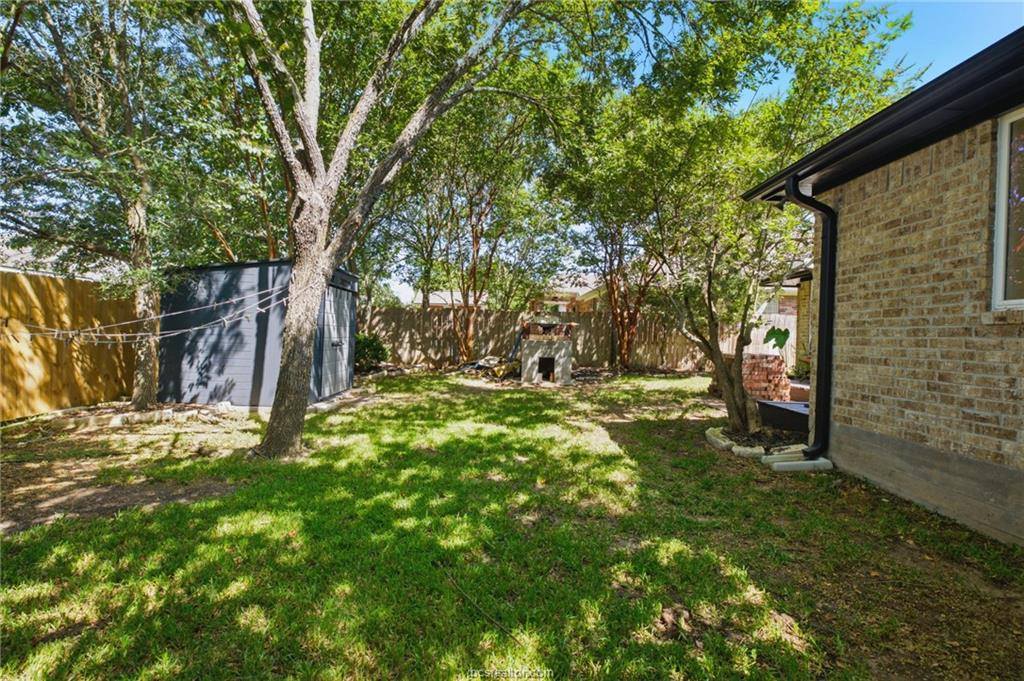 2342 Kendal Green Circle, College Station, TX 77845