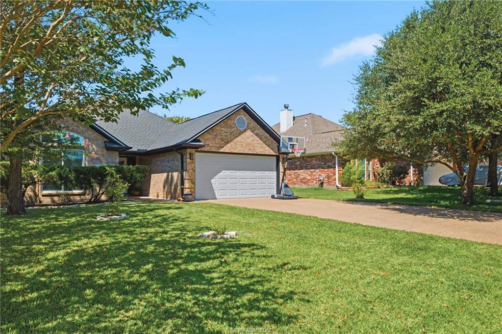 2342 Kendal Green Circle, College Station, TX 77845