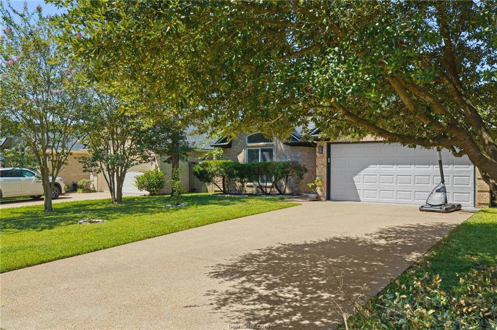 2342 Kendal Green Circle, College Station, TX 77845