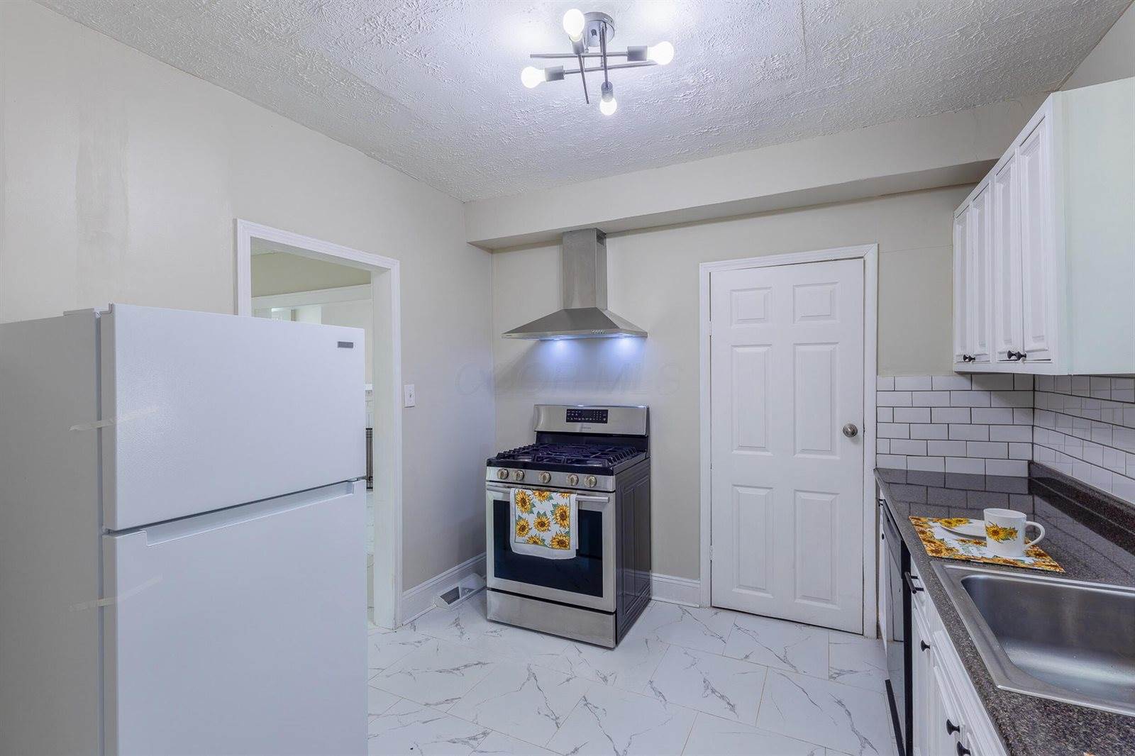 1574 Isabel Avenue, Columbus, OH 43211