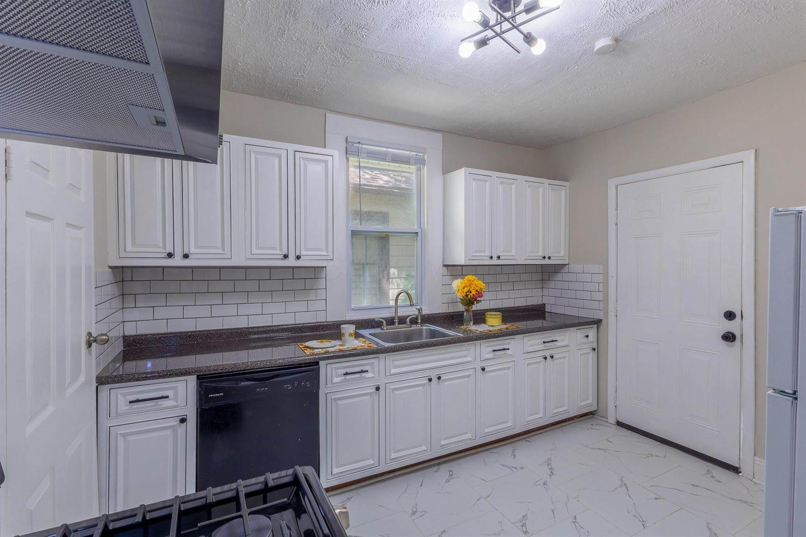 1574 Isabel Avenue, Columbus, OH 43211