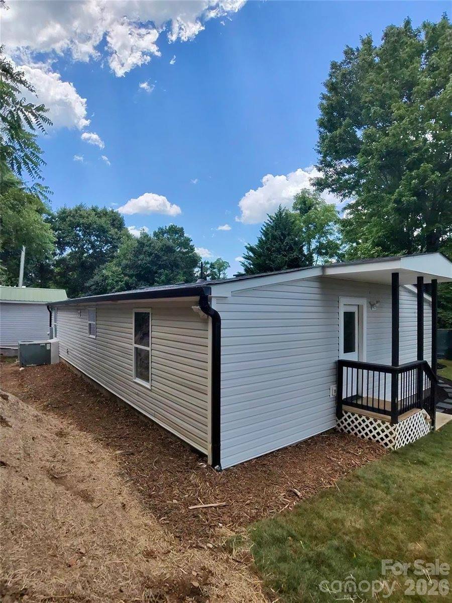 64 P J Drive, Waynesville, NC 28786