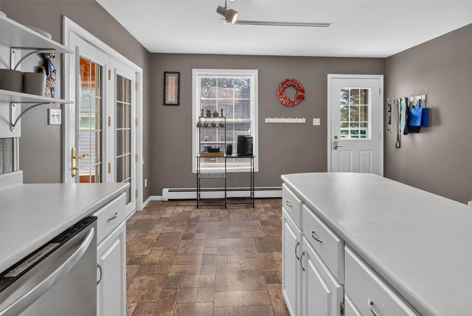 61 Sunny Hollow Place, Bangor, ME 04401