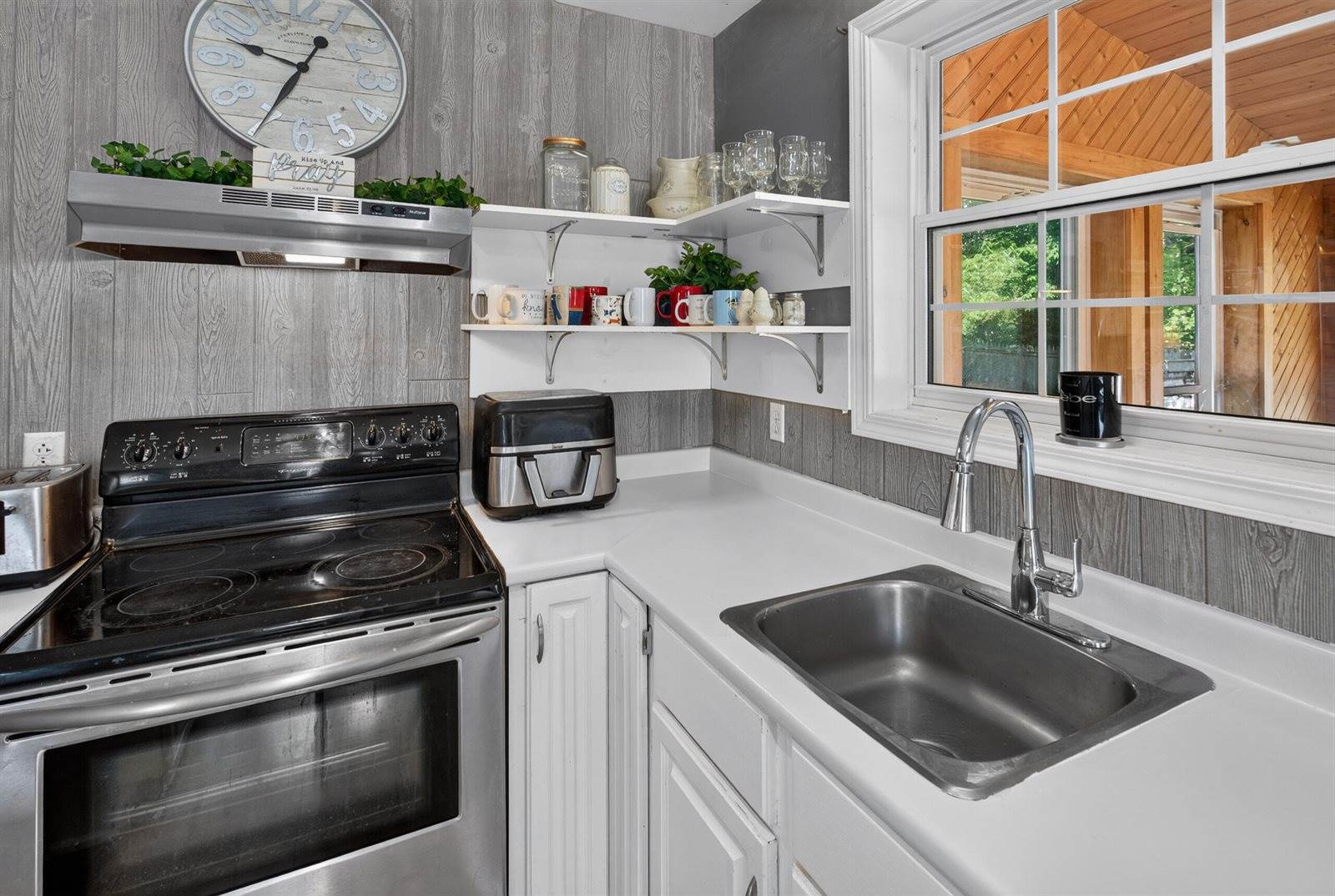 61 Sunny Hollow Place, Bangor, ME 04401