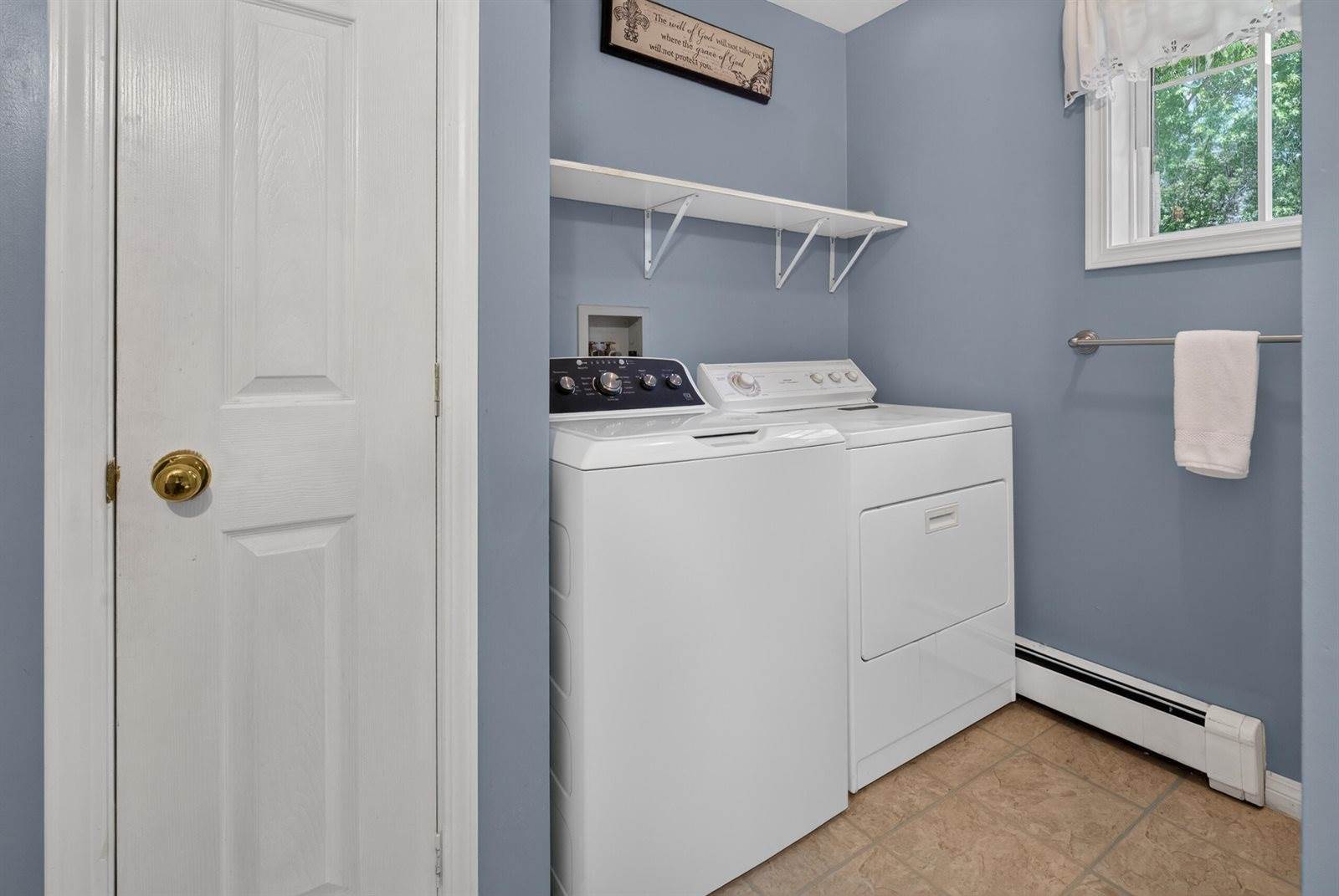 61 Sunny Hollow Place, Bangor, ME 04401