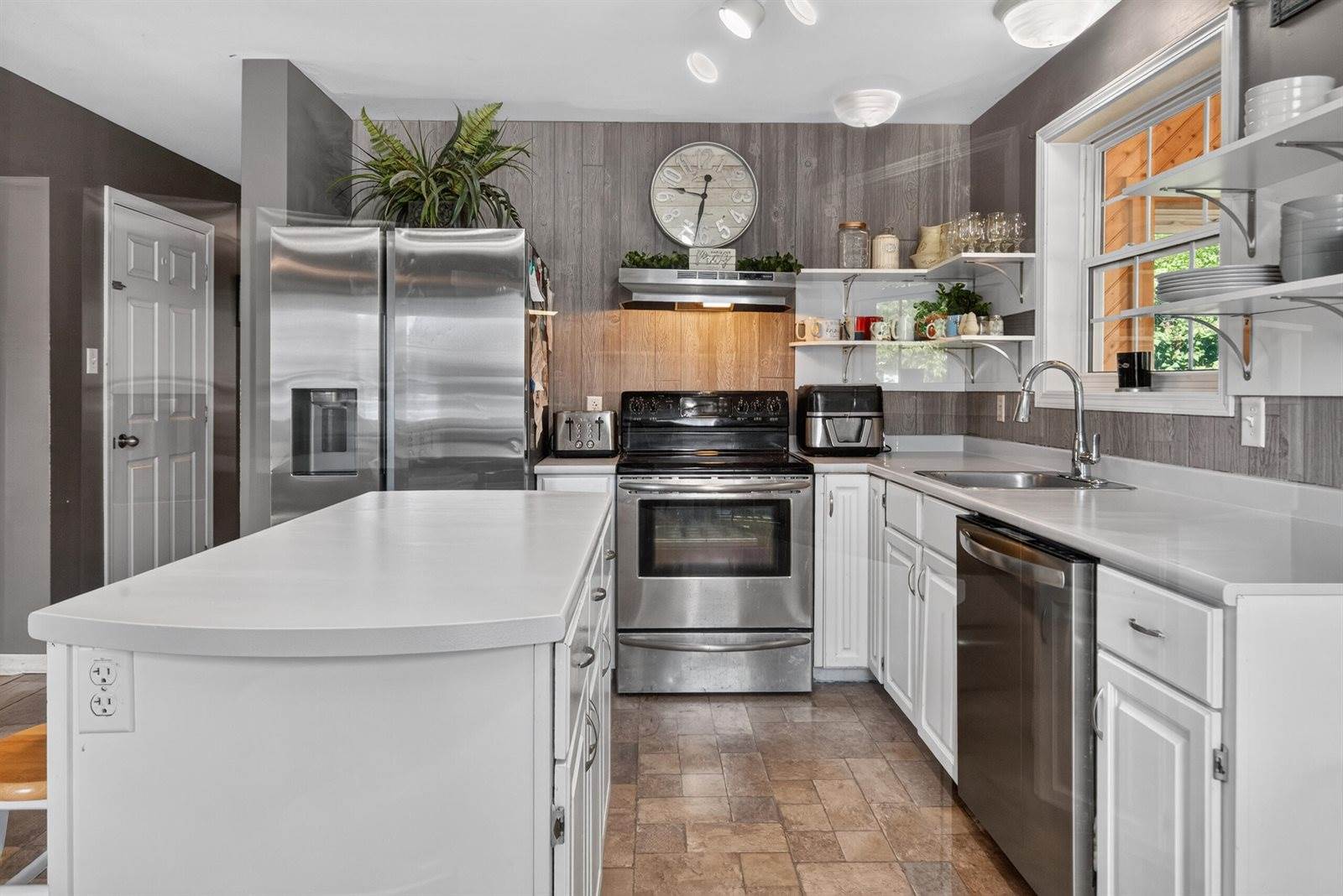 61 Sunny Hollow Place, Bangor, ME 04401