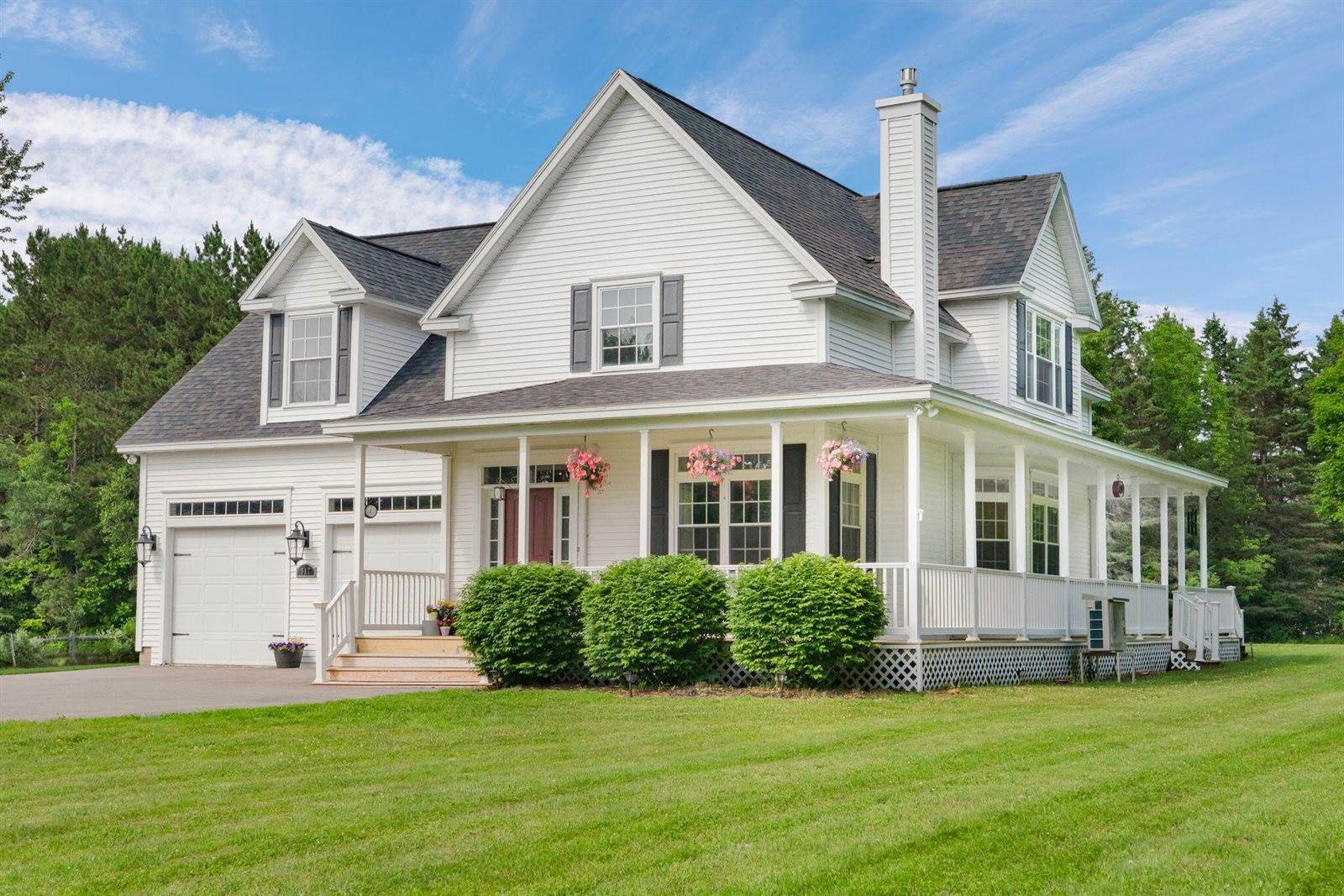 517 Blackstream Road, Hermon, ME 04401