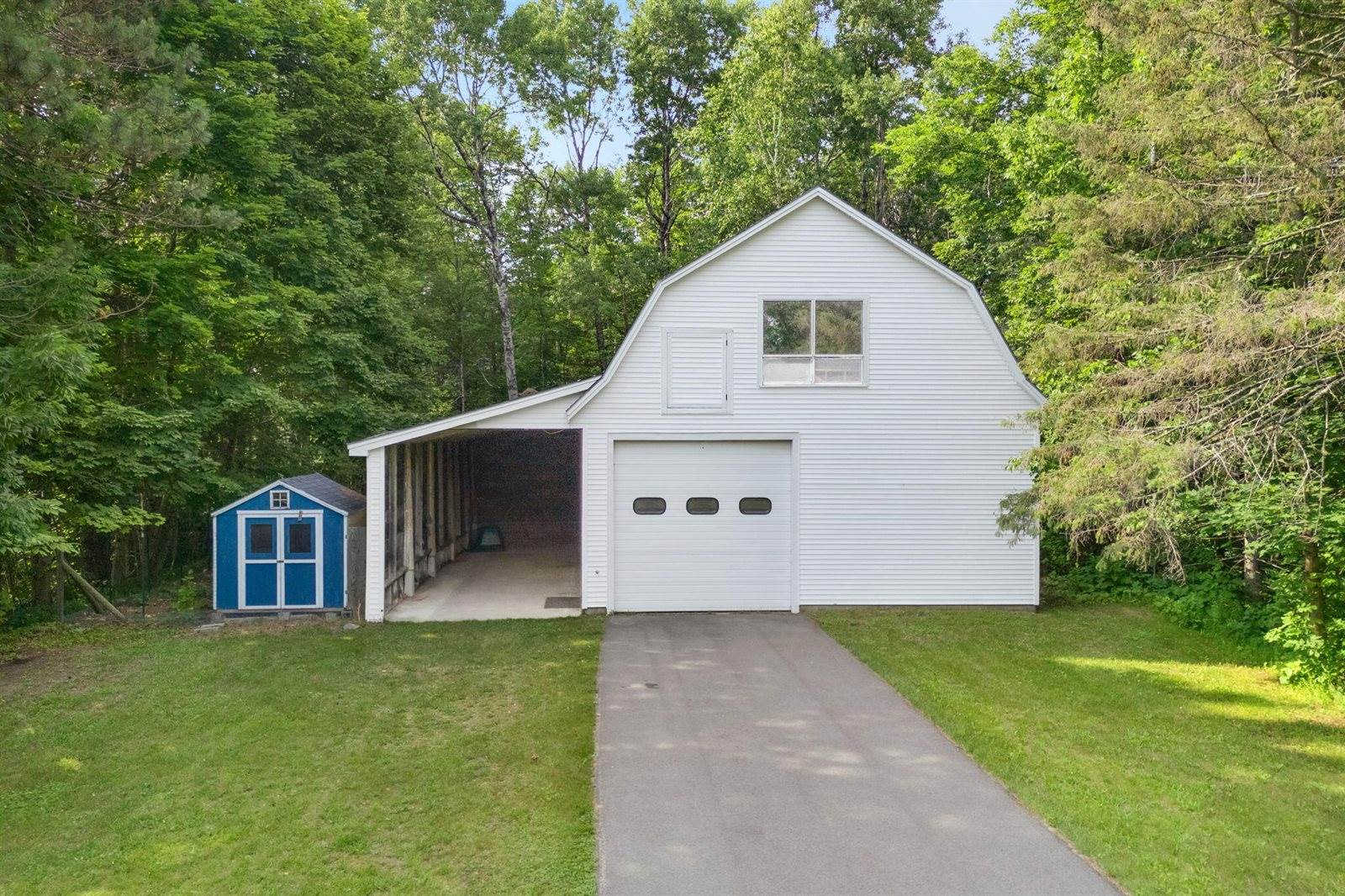 517 Blackstream Road, Hermon, ME 04401
