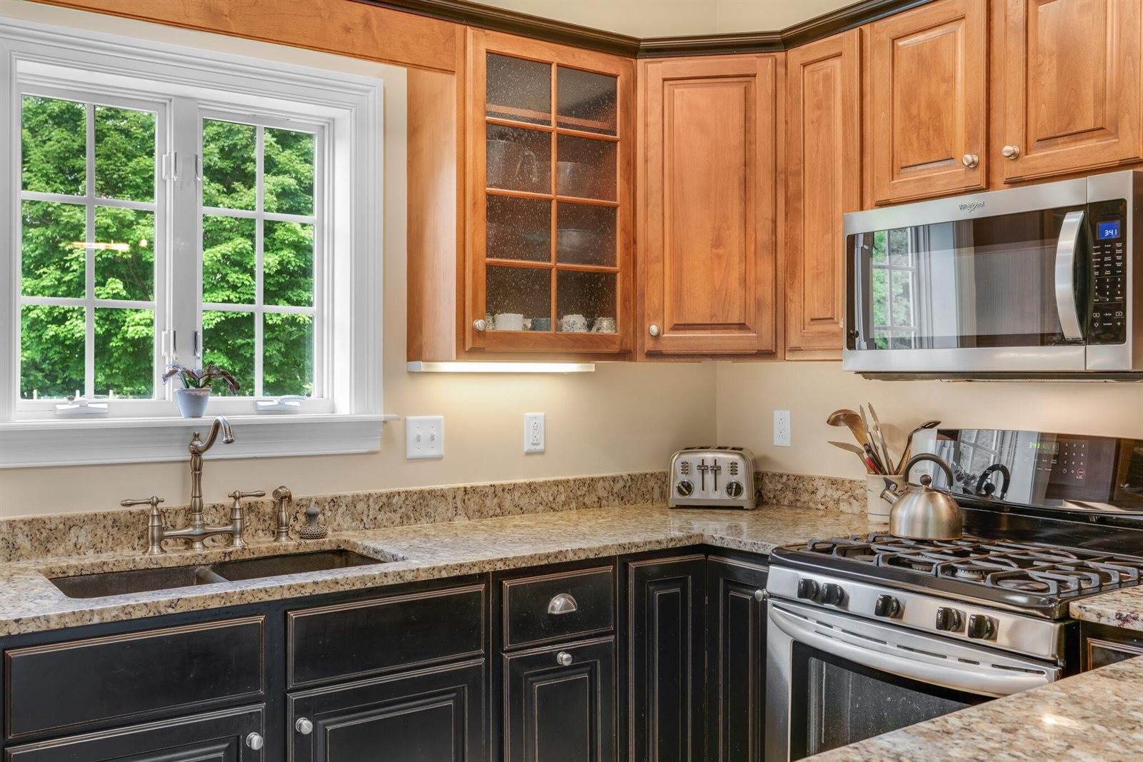 517 Blackstream Road, Hermon, ME 04401