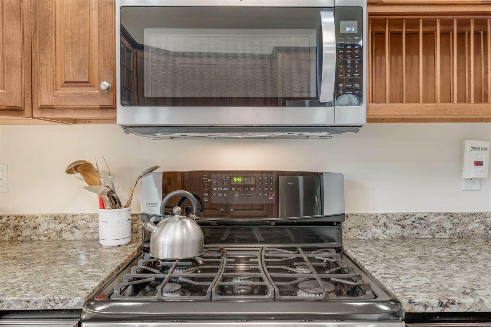 517 Blackstream Road, Hermon, ME 04401