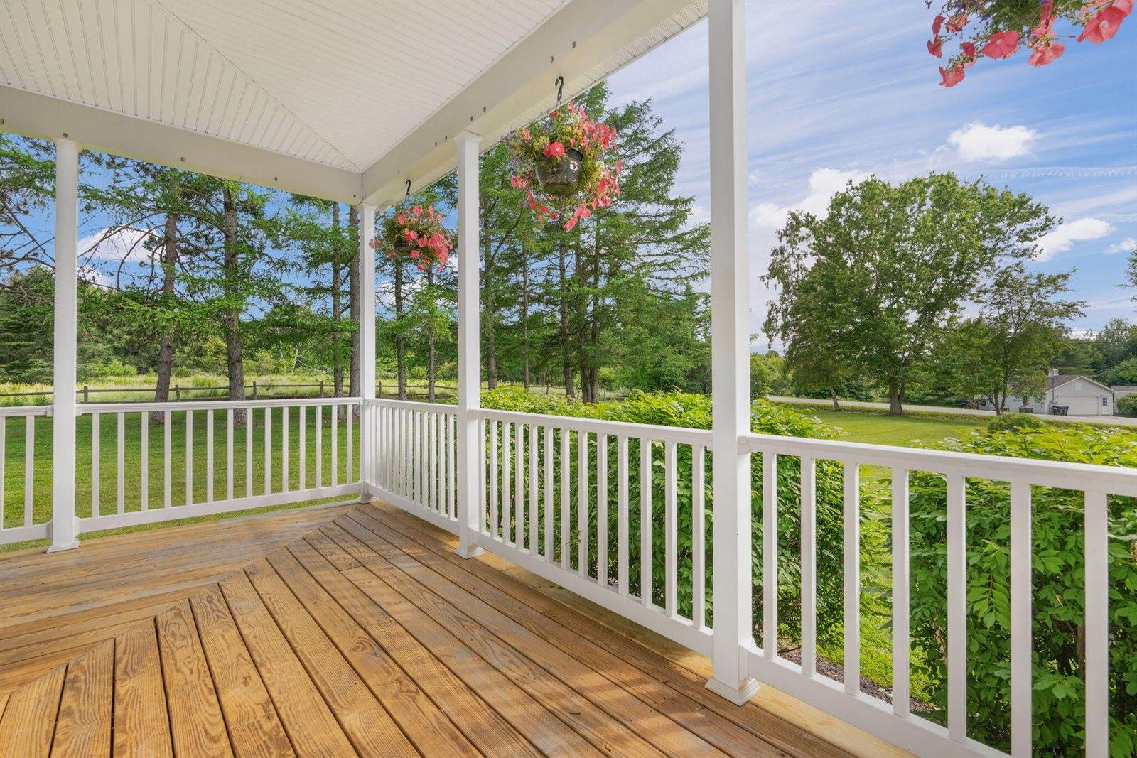 517 Blackstream Road, Hermon, ME 04401