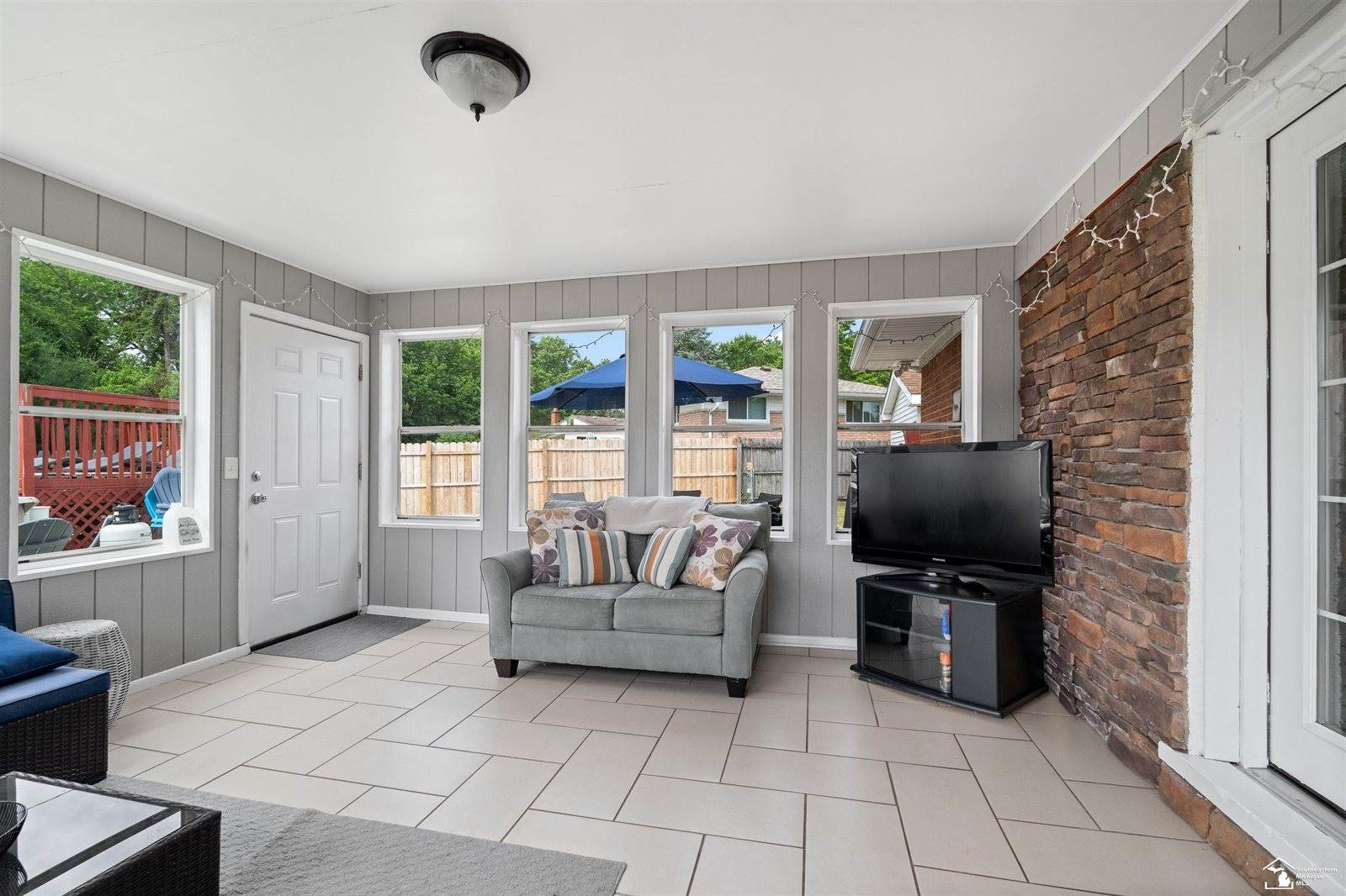 7268 Brookside Drive, Lambertville, MI 48144
