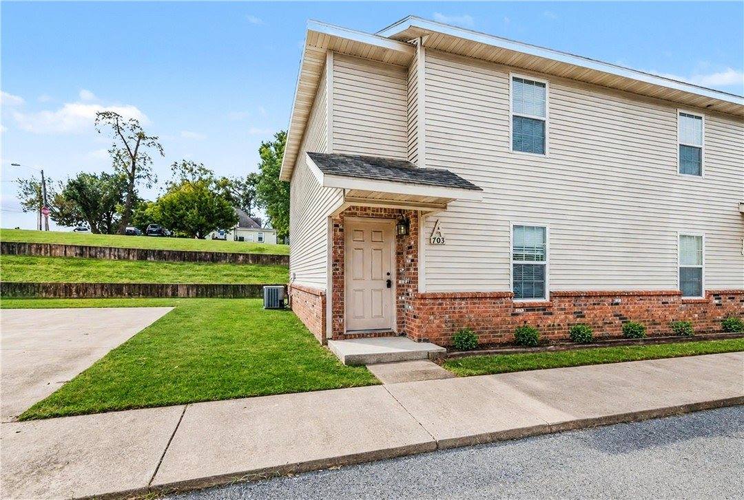 703 West Garland Street, Siloam Springs, AR 72761