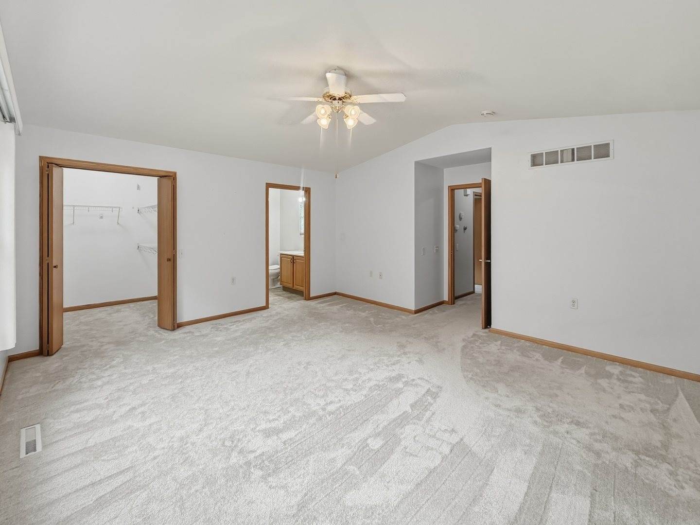 771 South Parkcrest Drive, Freeport, IL 61032