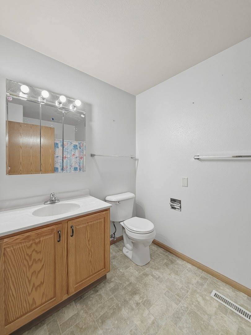 771 South Parkcrest Drive, Freeport, IL 61032