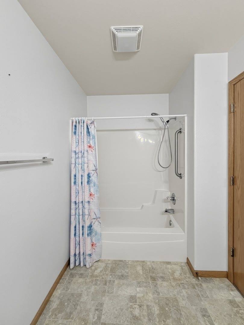 771 South Parkcrest Drive, Freeport, IL 61032