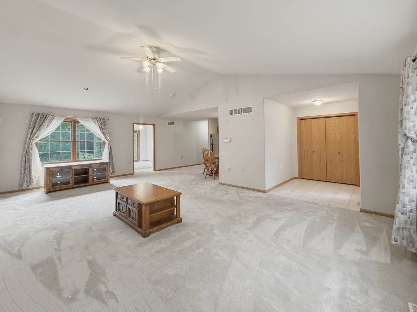 771 South Parkcrest Drive, Freeport, IL 61032