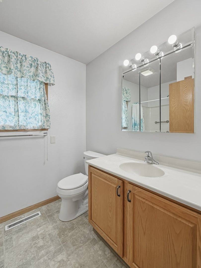 771 South Parkcrest Drive, Freeport, IL 61032