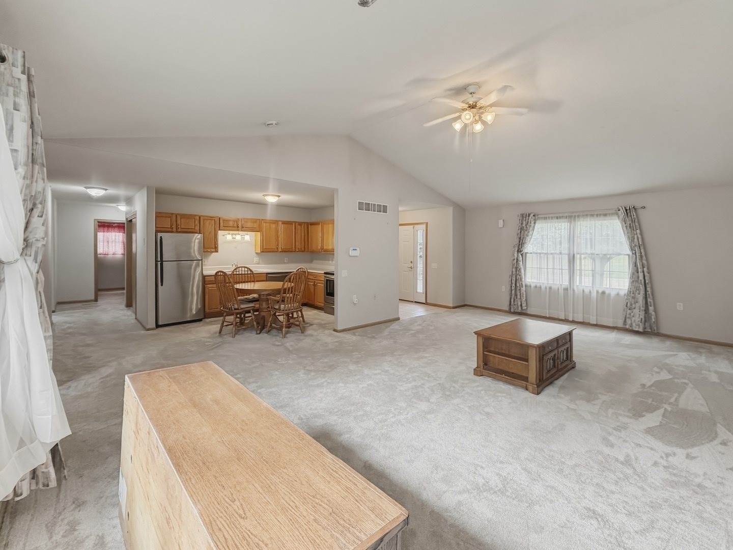 771 South Parkcrest Drive, Freeport, IL 61032