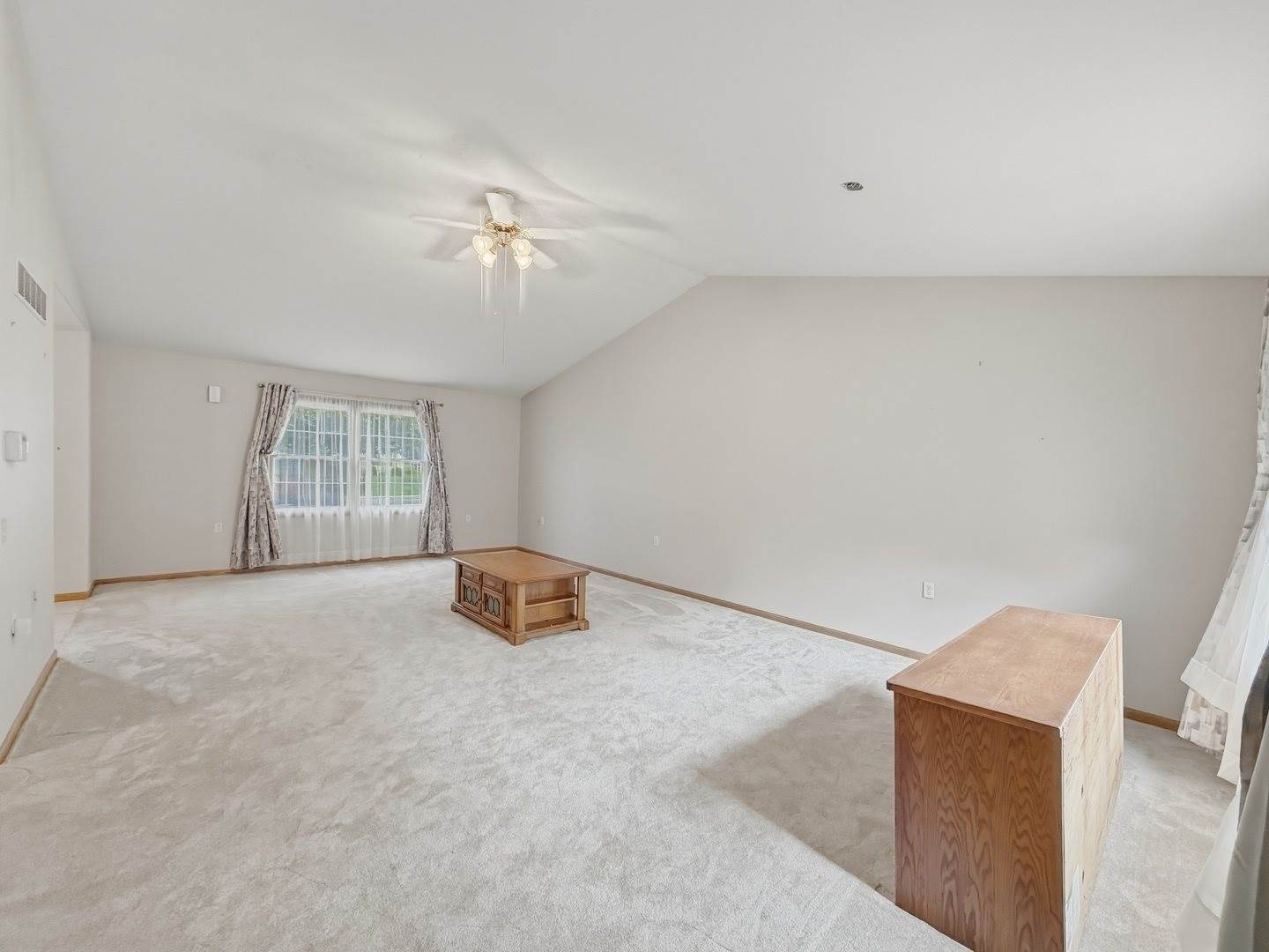 771 South Parkcrest Drive, Freeport, IL 61032