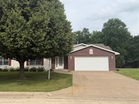 771 South Parkcrest Drive, Freeport, IL 61032