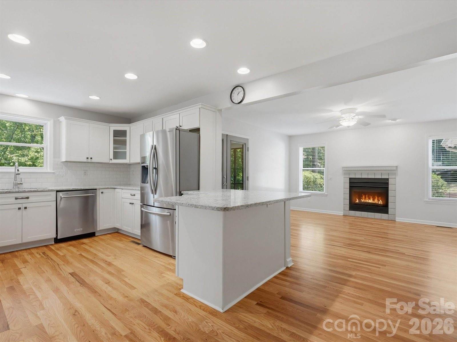 419 Whitefriars Lane, Matthews, NC 28105