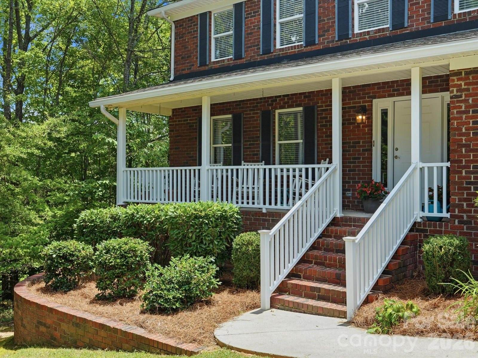 419 Whitefriars Lane, Matthews, NC 28105