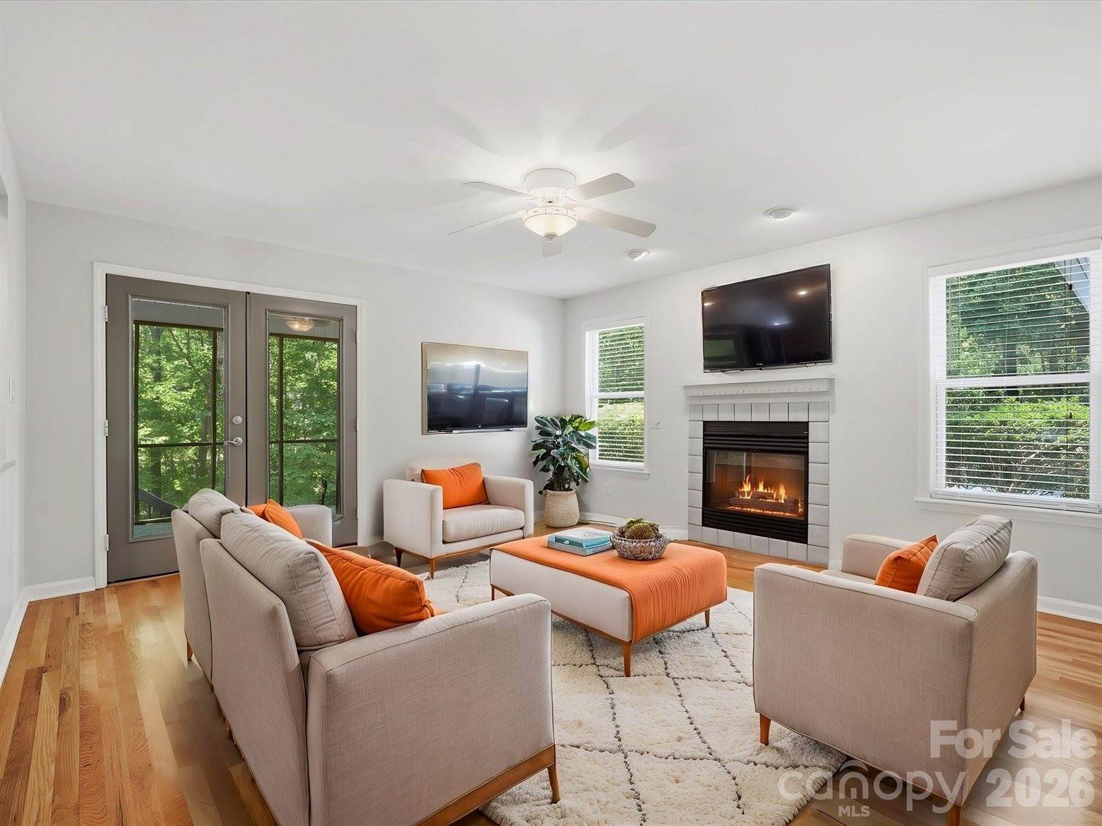 419 Whitefriars Lane, Matthews, NC 28105