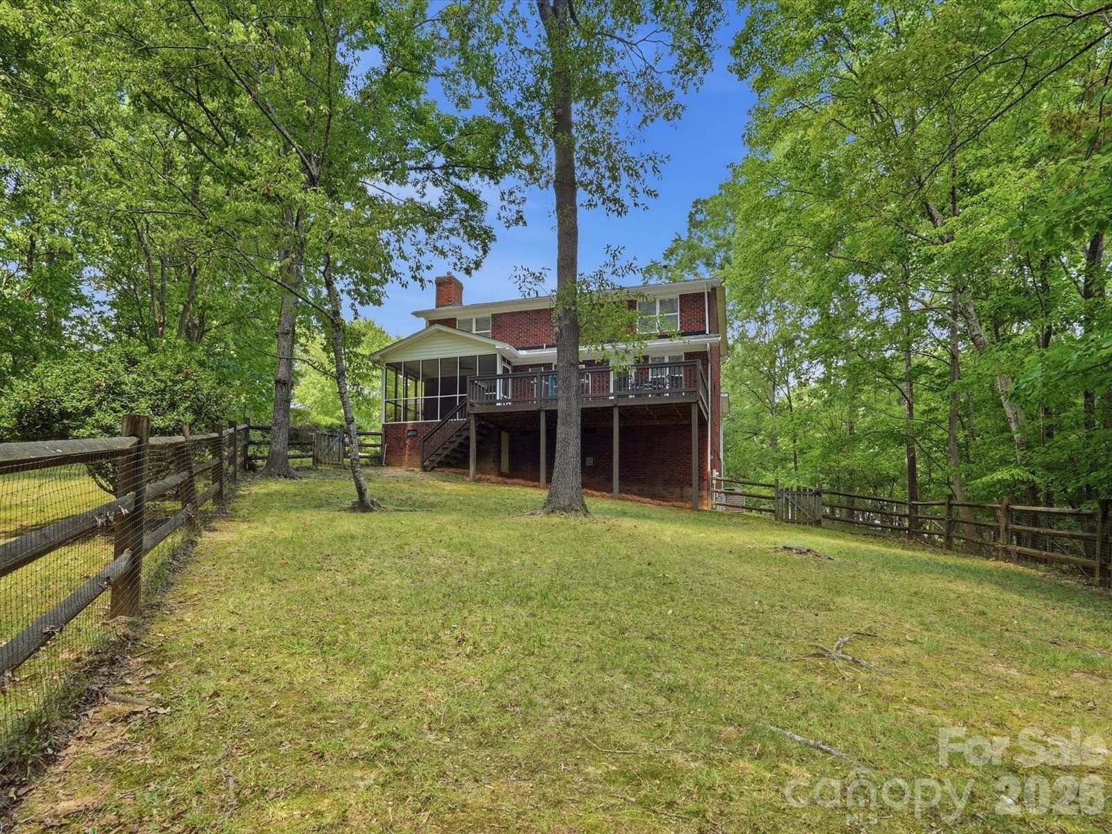 419 Whitefriars Lane, Matthews, NC 28105