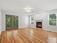 419 Whitefriars Lane, Matthews, NC 28105