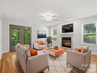 419 Whitefriars Lane, Matthews, NC 28105