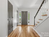 419 Whitefriars Lane, Matthews, NC 28105