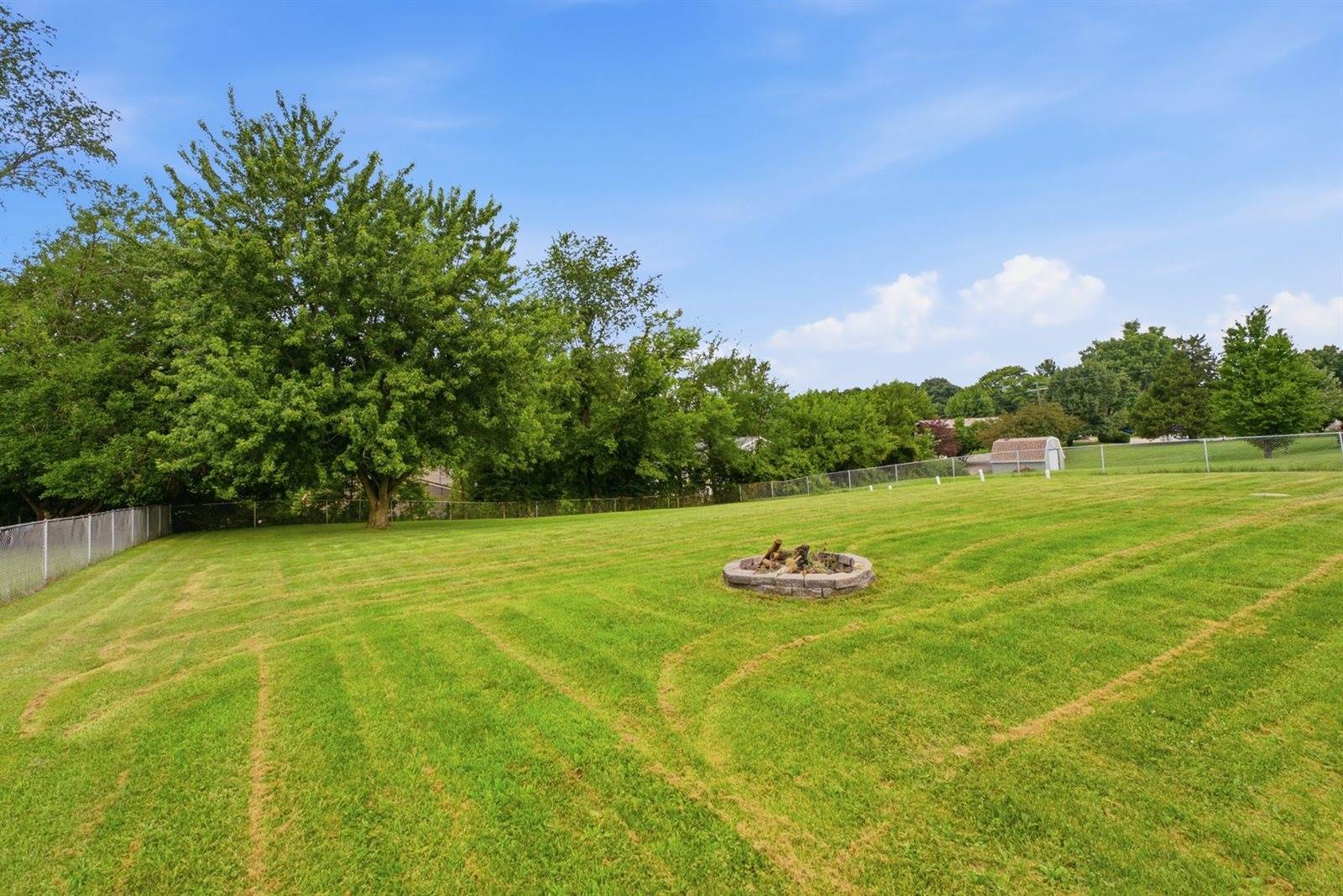 2808 West 3rd Street, Coal Valley, IL 61240
