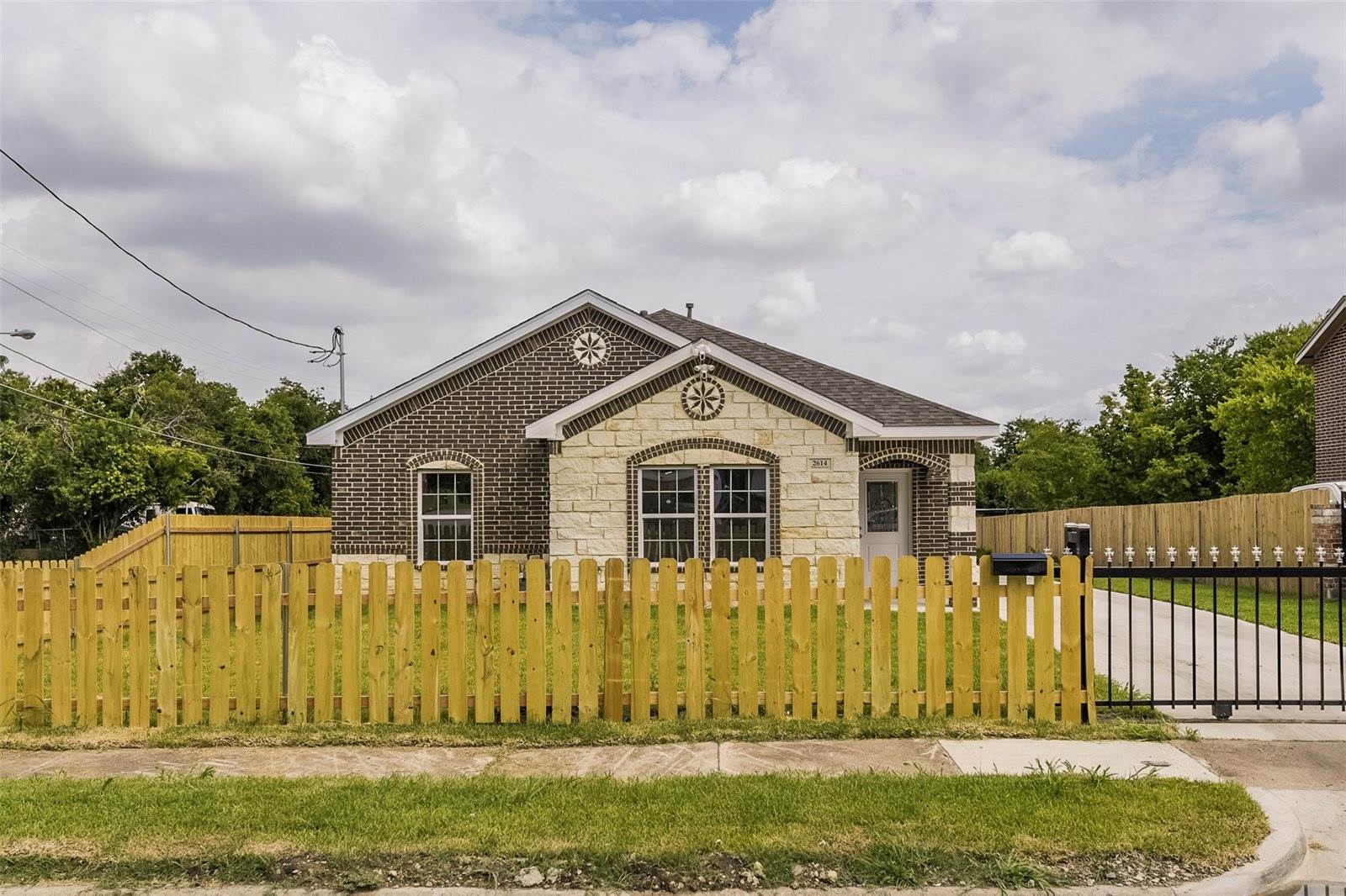 2614 Marjorie Avenue, Dallas, TX 75216