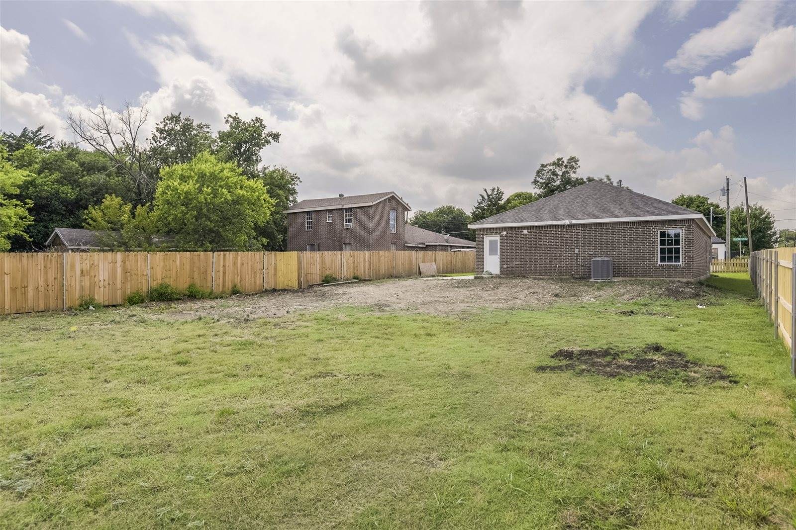 2614 Marjorie Avenue, Dallas, TX 75216