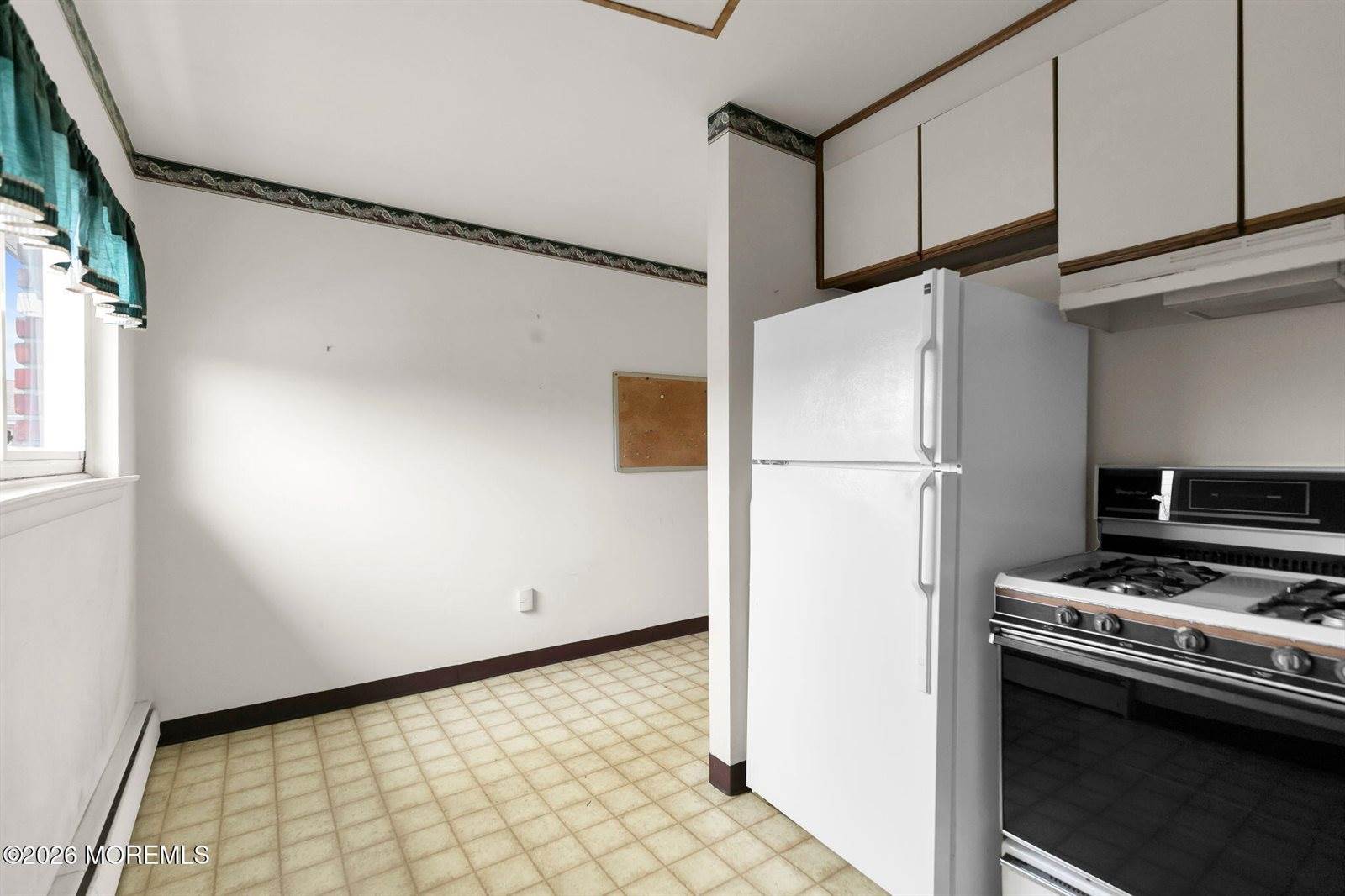 15 Azalea Court, Eatontown, NJ 07724