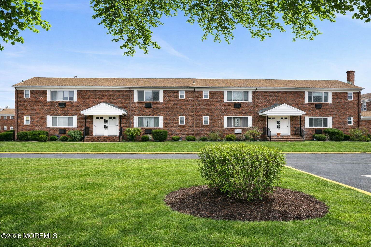 15 Azalea Court, Eatontown, NJ 07724