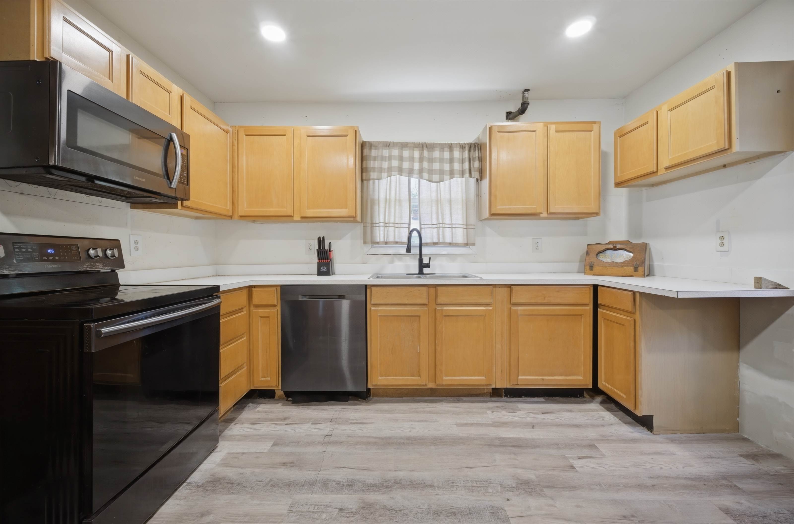 709 McLawhorne Drive, Newport News, VA 23605