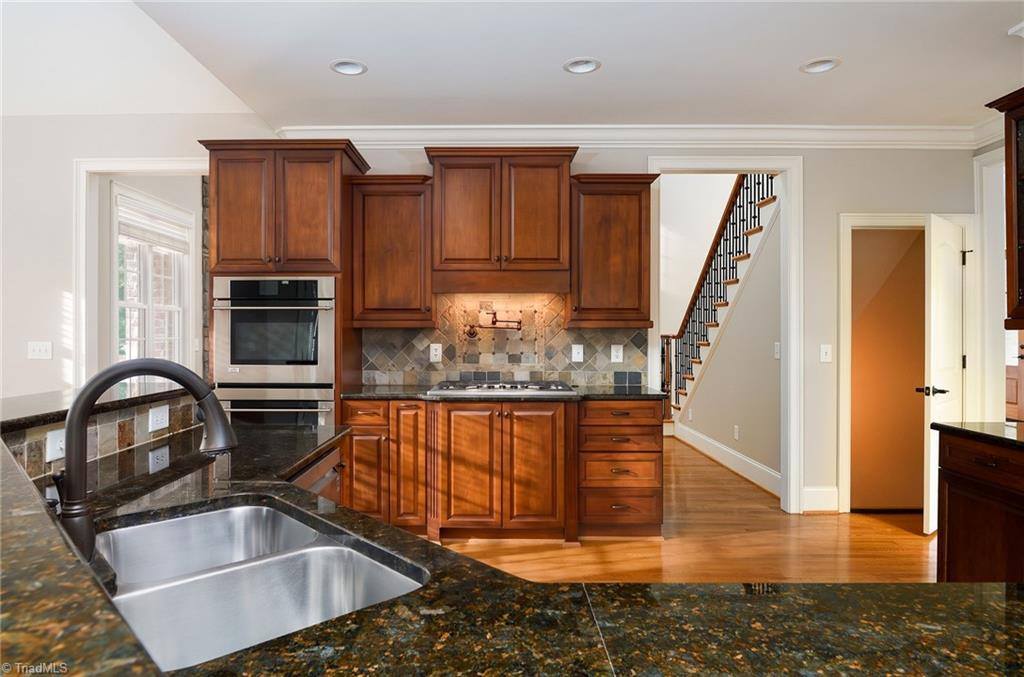 426 Chesham Drive, Kernersville, NC 27284