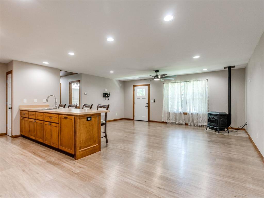 16802 Creek Valley Lane, Newalla, OK 74857