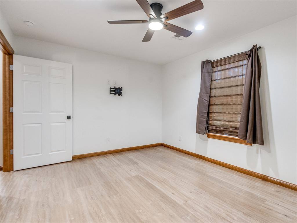 16802 Creek Valley Lane, Newalla, OK 74857