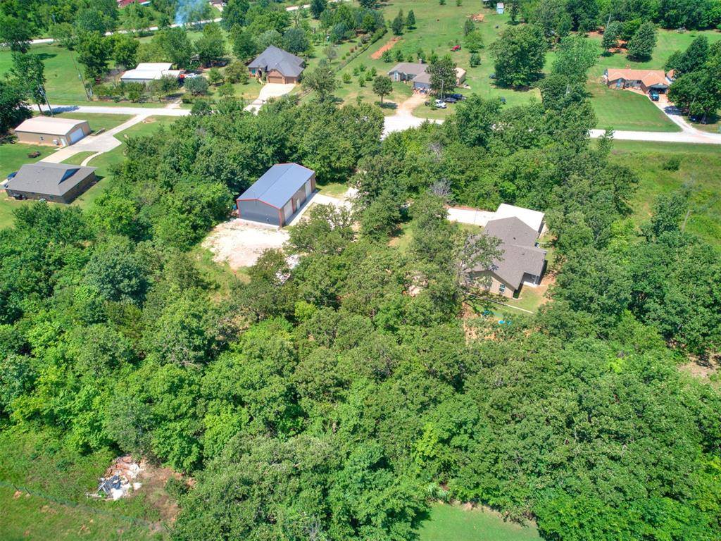 16802 Creek Valley Lane, Newalla, OK 74857