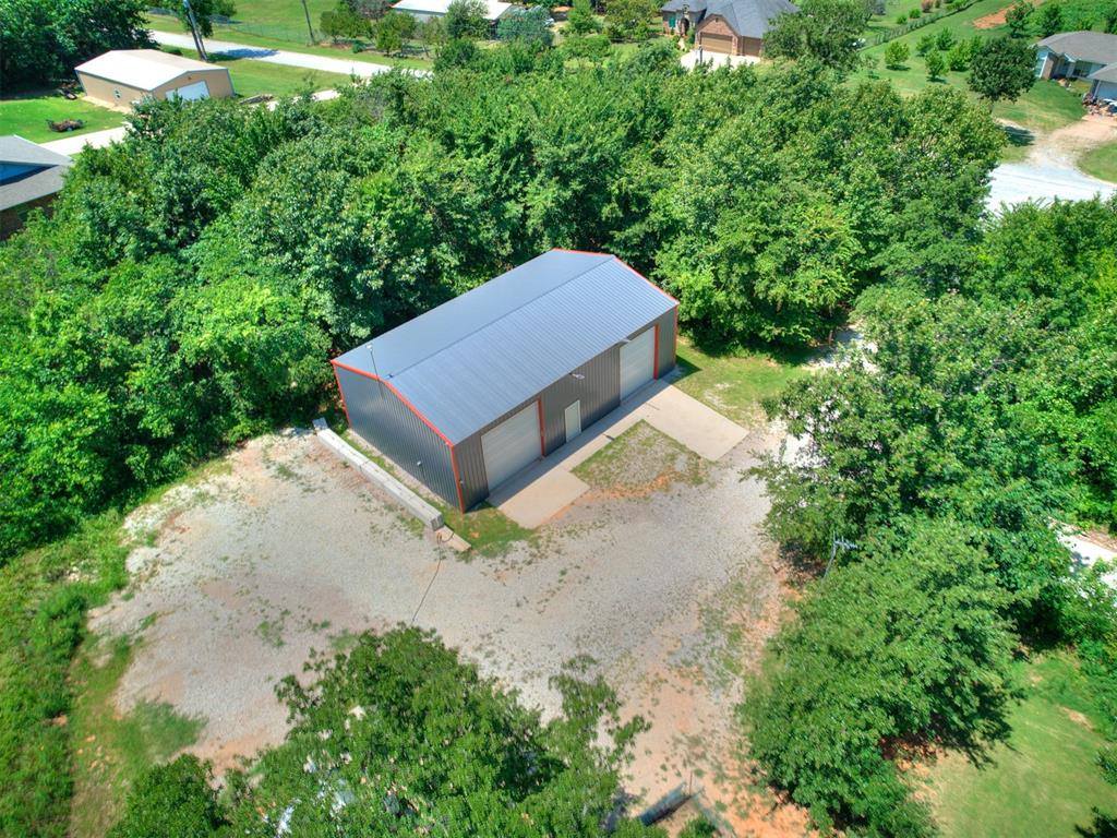 16802 Creek Valley Lane, Newalla, OK 74857