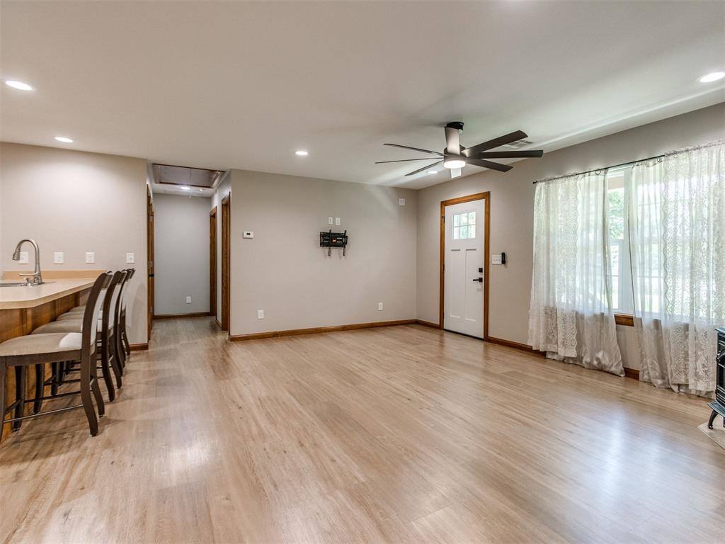 16802 Creek Valley Lane, Newalla, OK 74857